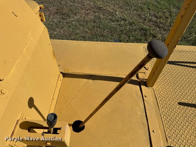 image for item EJ3087 Pneumatic roller