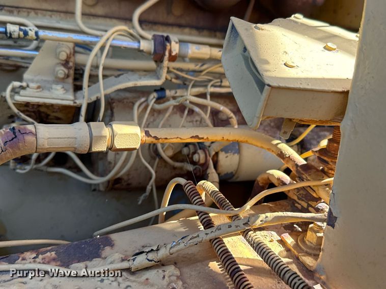 image for item EJ3087 Pneumatic roller