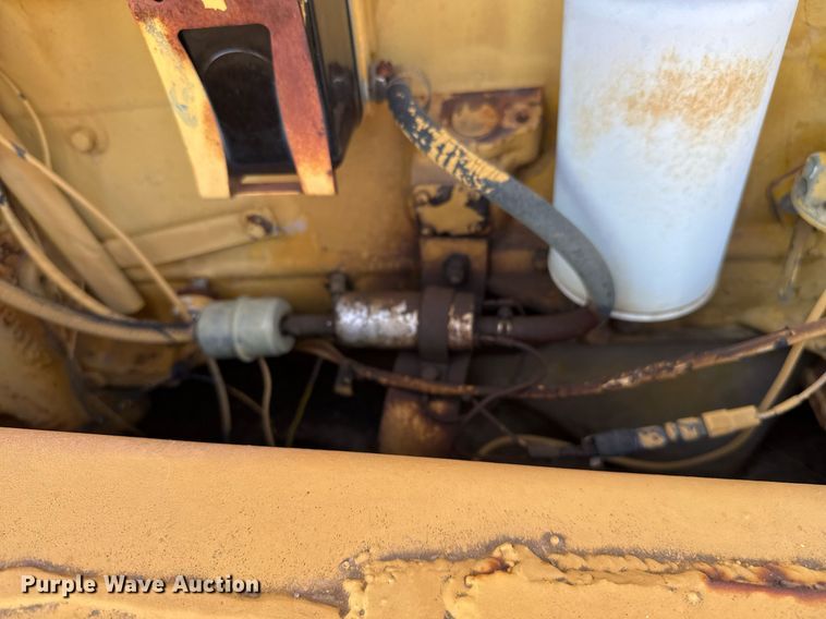 image for item EJ3087 Pneumatic roller