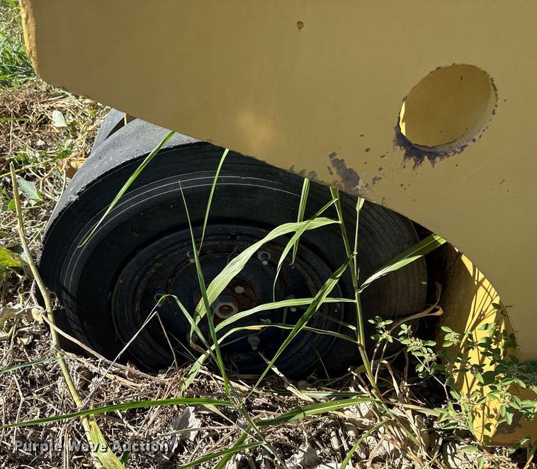 image for item EJ3087 Pneumatic roller