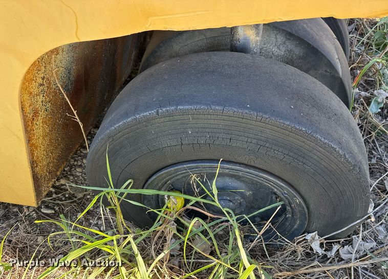 image for item EJ3087 Pneumatic roller