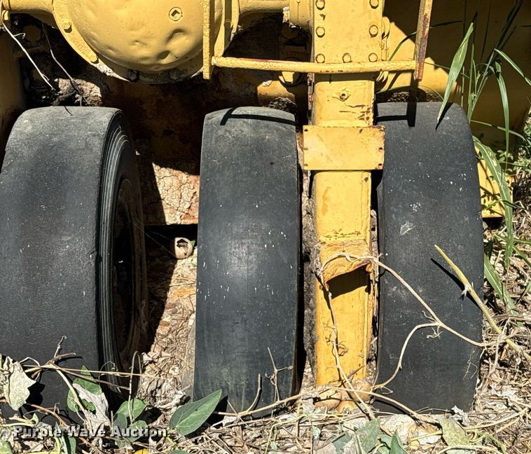 image for item EJ3087 Pneumatic roller