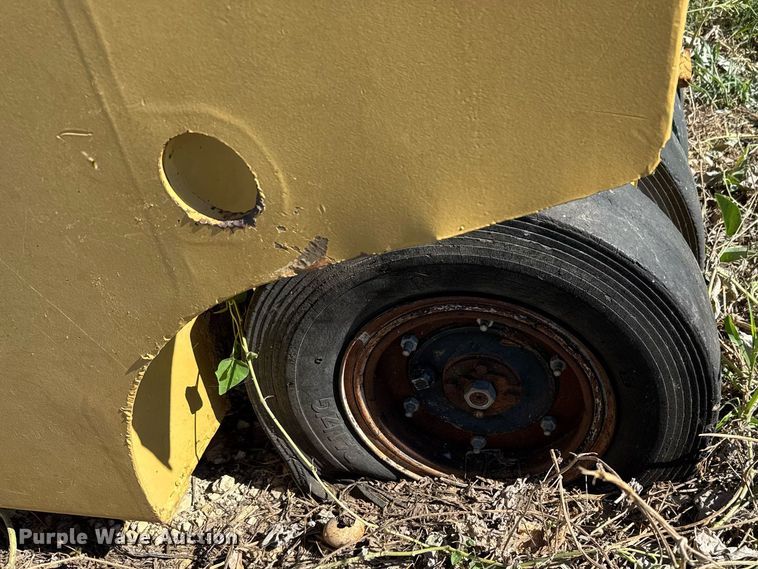 image for item EJ3087 Pneumatic roller