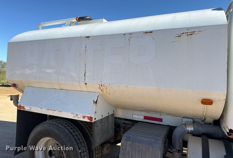image for item EJ3088 1994 International  8200 tank truck