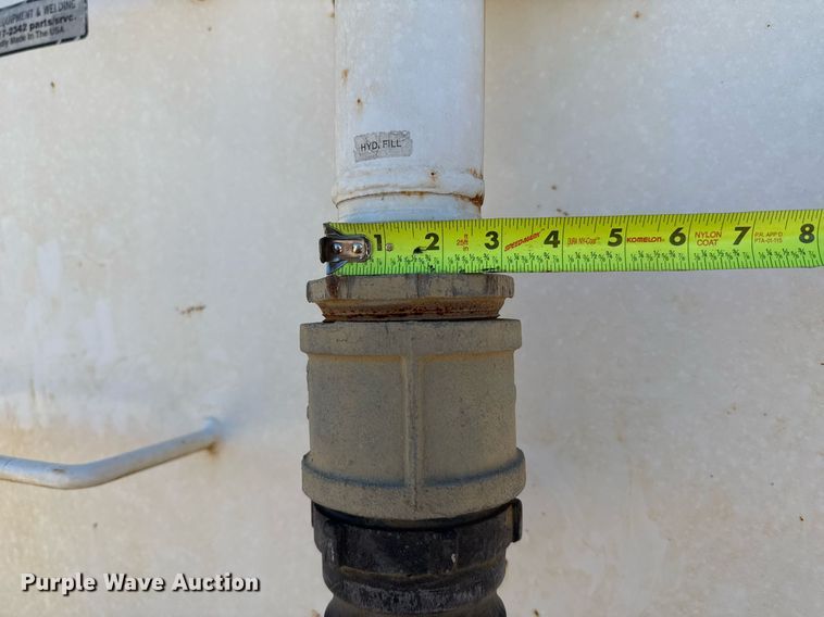 image for item EJ3088 1994 International  8200 tank truck