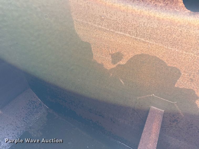 image for item EJ3088 1994 International  8200 tank truck