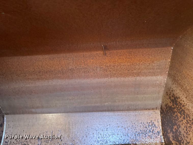 image for item EJ3088 1994 International  8200 tank truck