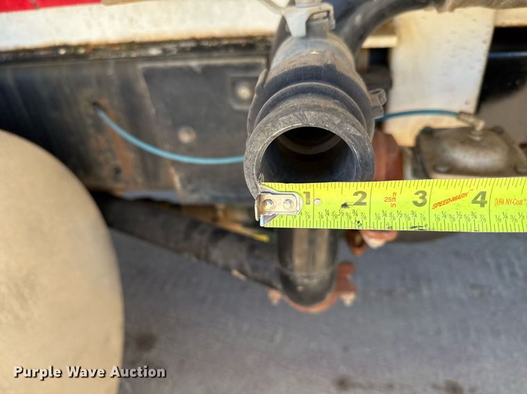 image for item EJ3088 1994 International  8200 tank truck