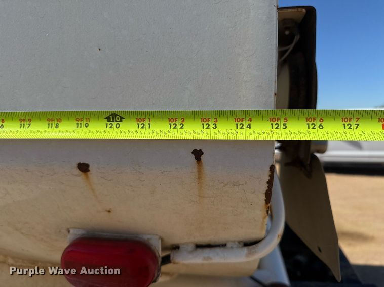 image for item EJ3088 1994 International  8200 tank truck