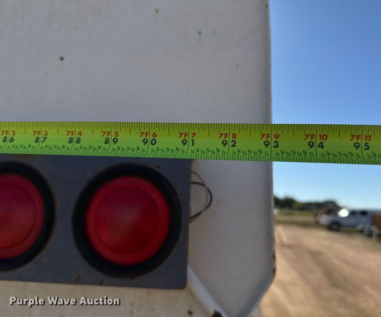 image for item EJ3088 1994 International  8200 tank truck