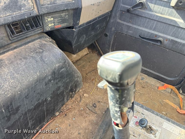 image for item EJ3088 1994 International  8200 tank truck