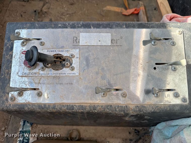 image for item EJ3088 1994 International  8200 tank truck