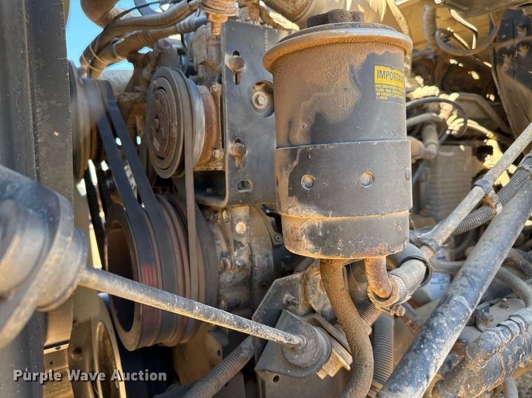image for item EJ3088 1994 International  8200 tank truck