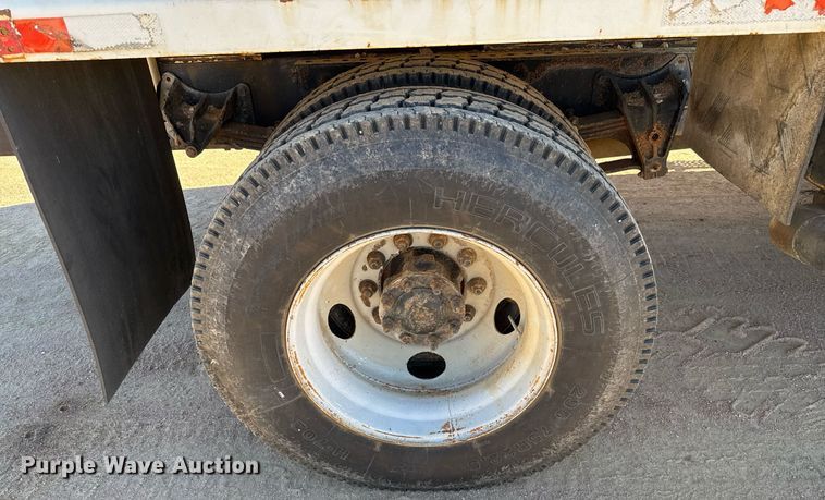 image for item EJ3088 1994 International  8200 tank truck