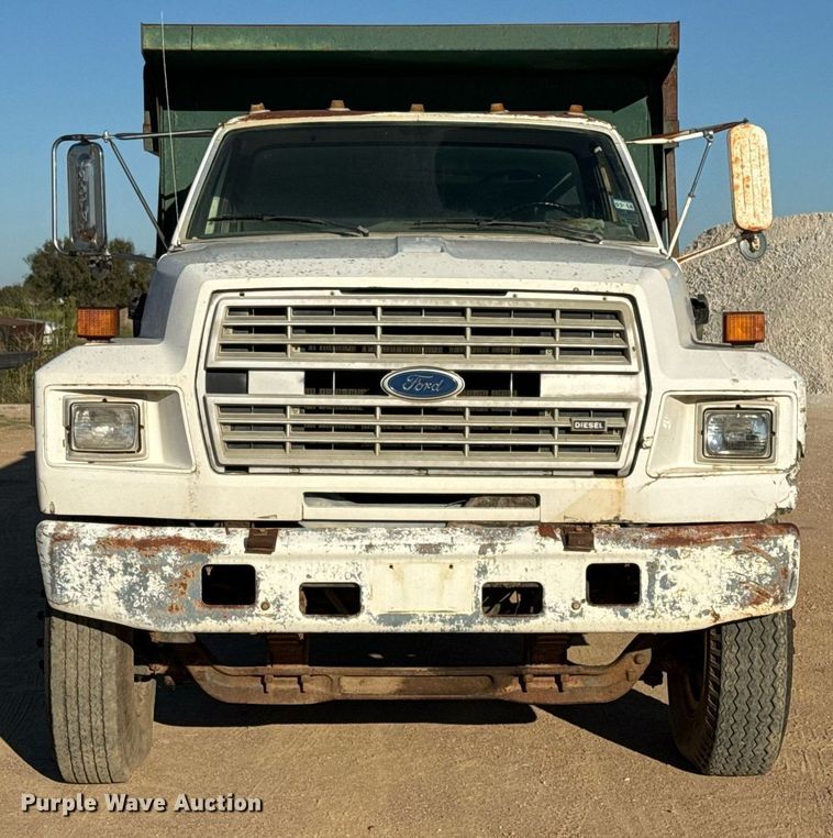 image for item EJ3090 1991 Ford F900 dump truck