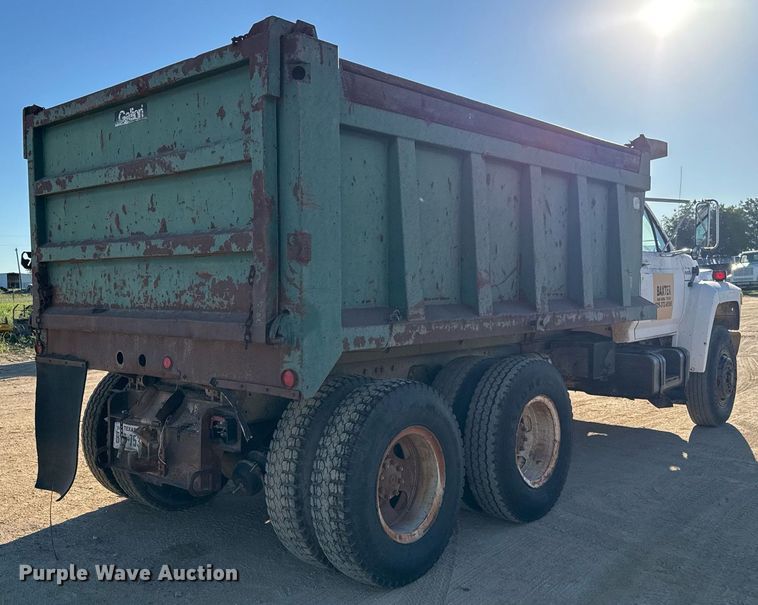 image for item EJ3090 1991 Ford F900 dump truck
