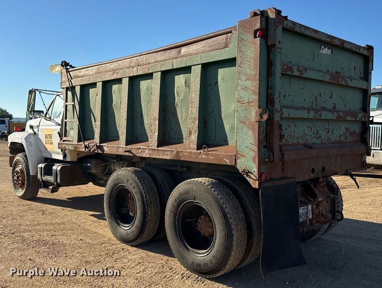 image for item EJ3090 1991 Ford F900 dump truck