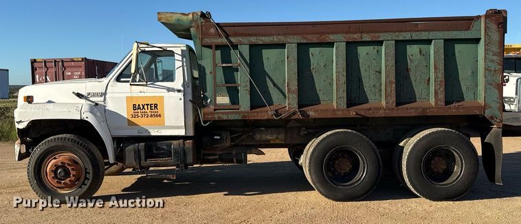 image for item EJ3090 1991 Ford F900 dump truck