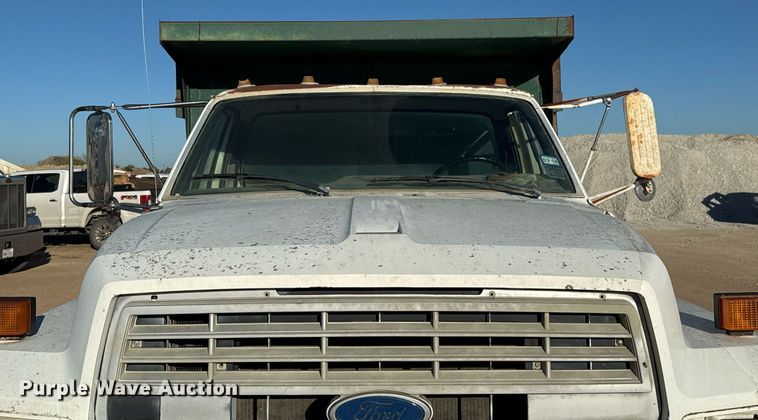 image for item EJ3090 1991 Ford F900 dump truck