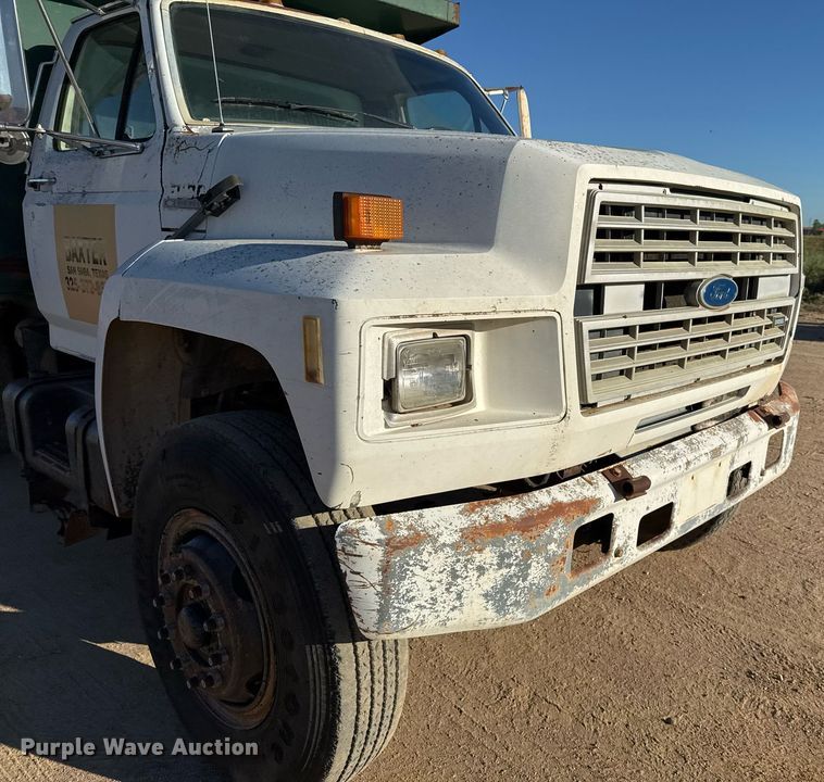 image for item EJ3090 1991 Ford F900 dump truck