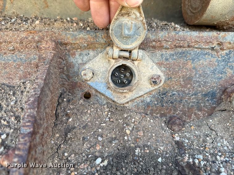 image for item EJ3090 1991 Ford F900 dump truck