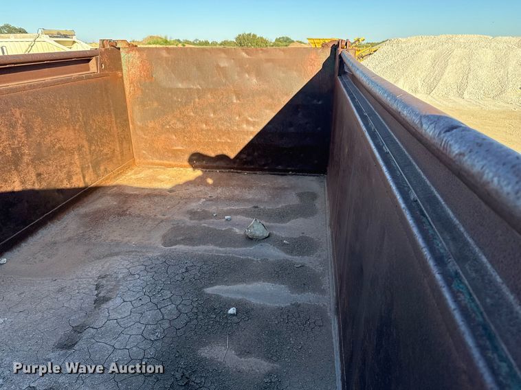 image for item EJ3090 1991 Ford F900 dump truck