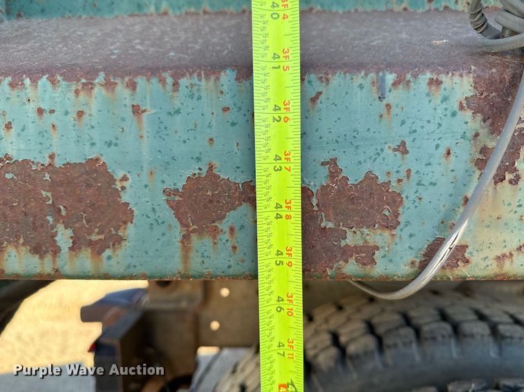 image for item EJ3090 1991 Ford F900 dump truck