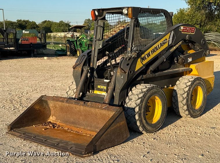 image for item EJ3092 2016 New Holland L228 skid steer loader