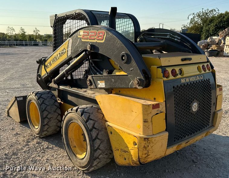 image for item EJ3092 2016 New Holland L228 skid steer loader