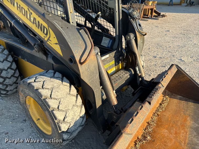 image for item EJ3092 2016 New Holland L228 skid steer loader