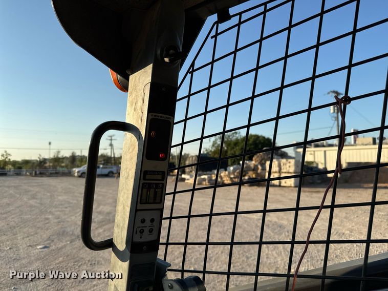 image for item EJ3092 2016 New Holland L228 skid steer loader