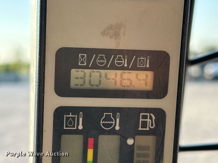 image for item EJ3092 2016 New Holland L228 skid steer loader