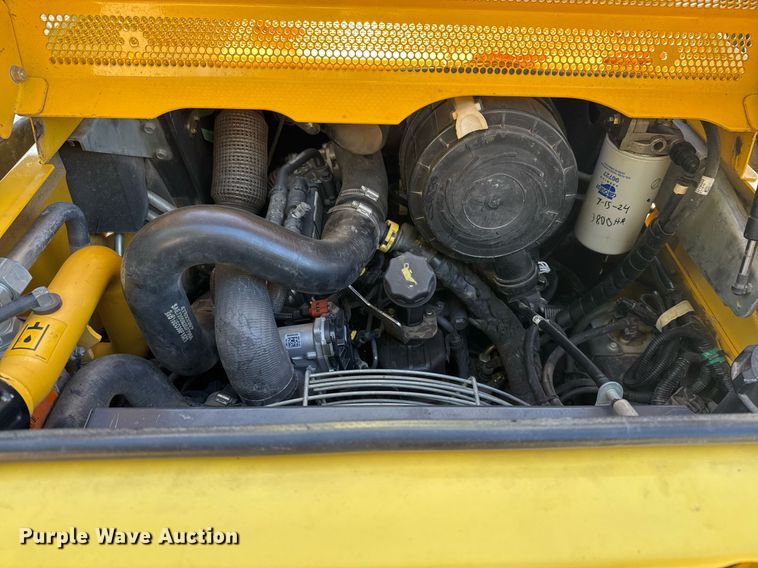 image for item EJ3092 2016 New Holland L228 skid steer loader