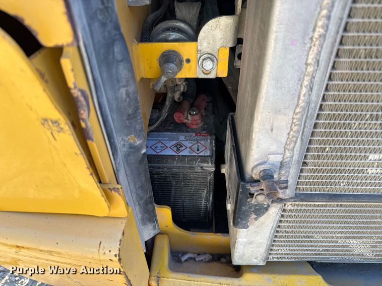 image for item EJ3092 2016 New Holland L228 skid steer loader