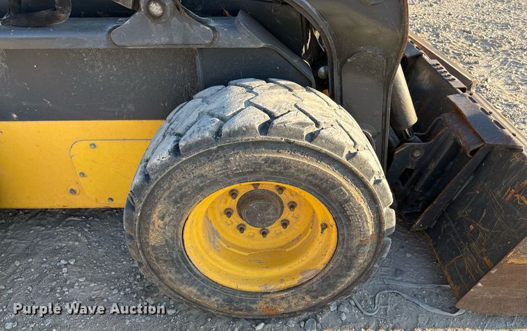 image for item EJ3092 2016 New Holland L228 skid steer loader