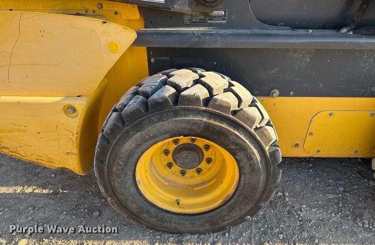 image for item EJ3092 2016 New Holland L228 skid steer loader