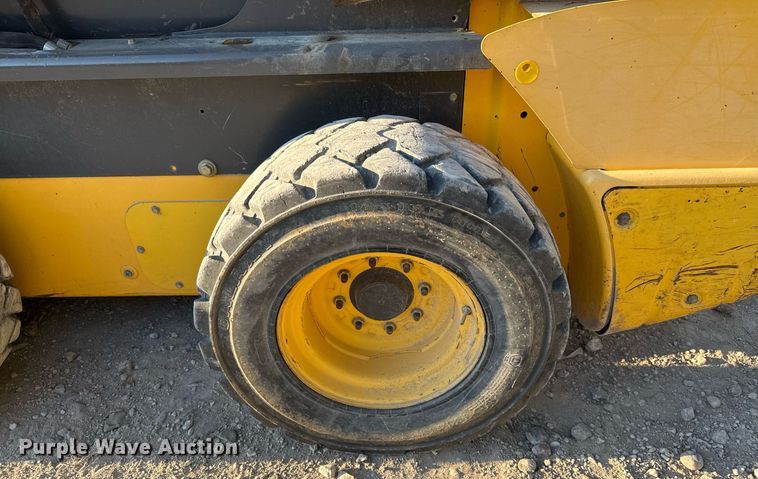 image for item EJ3092 2016 New Holland L228 skid steer loader