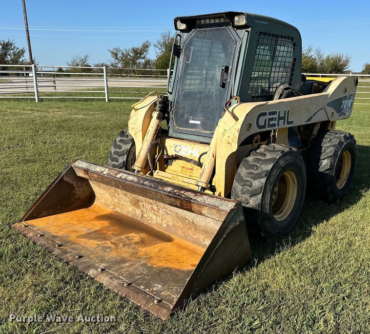 image for item EJ4858 2005 Gehl 7810 skid steer loader