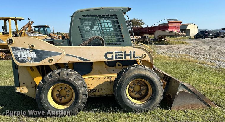 image for item EJ4858 2005 Gehl 7810 skid steer loader