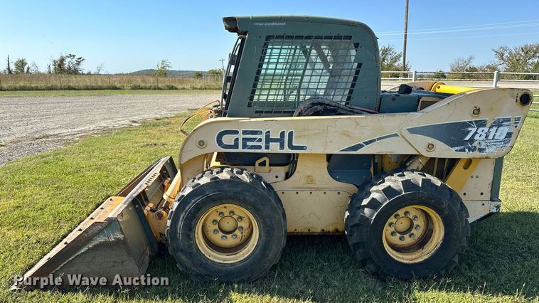 image for item EJ4858 2005 Gehl 7810 skid steer loader
