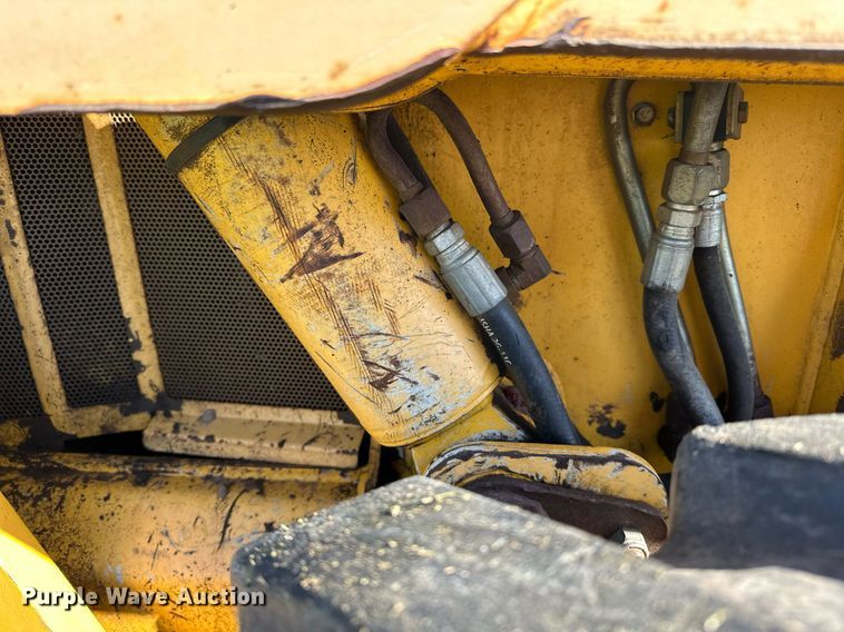 image for item EJ4858 2005 Gehl 7810 skid steer loader