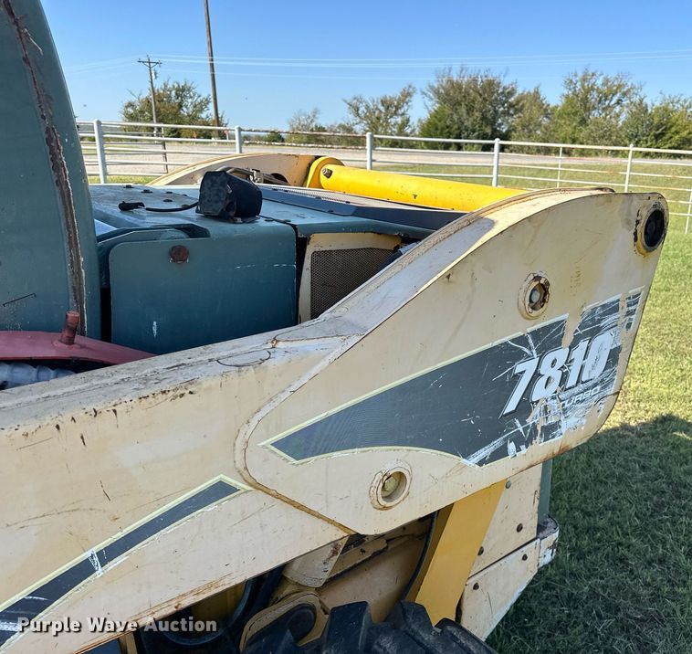 image for item EJ4858 2005 Gehl 7810 skid steer loader