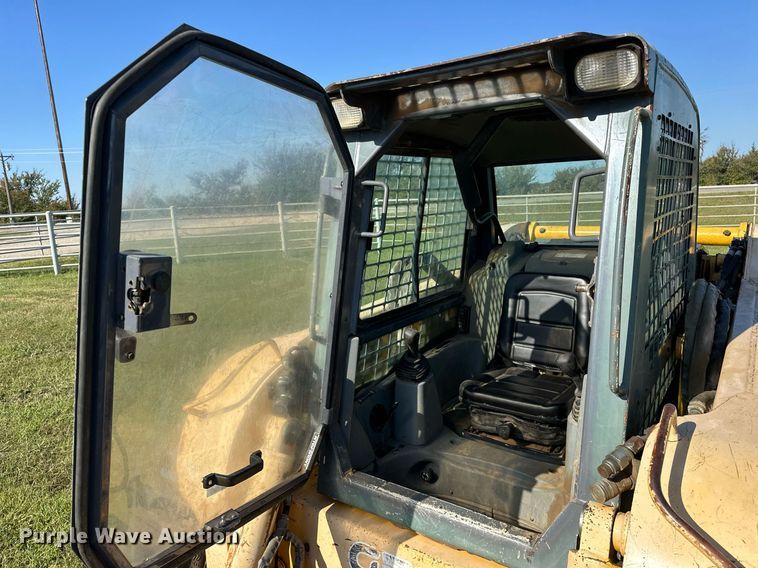 image for item EJ4858 2005 Gehl 7810 skid steer loader