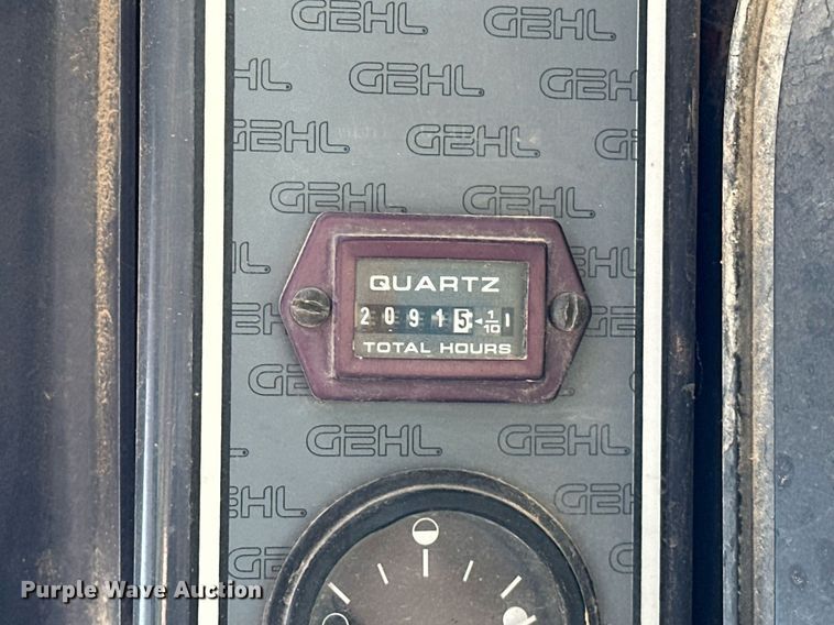 image for item EJ4858 2005 Gehl 7810 skid steer loader