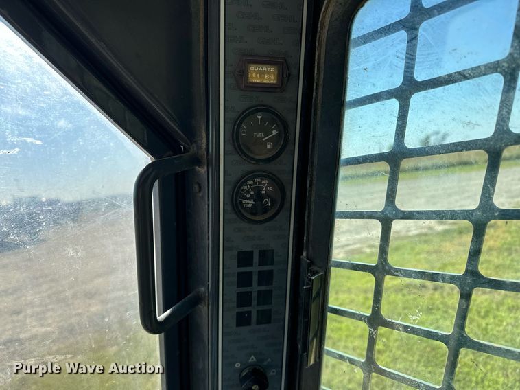 image for item EJ4858 2005 Gehl 7810 skid steer loader