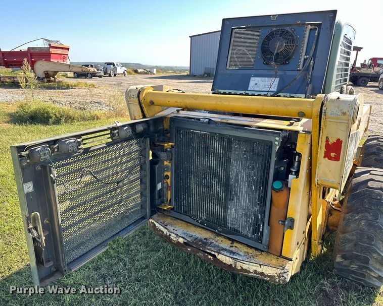 image for item EJ4858 2005 Gehl 7810 skid steer loader