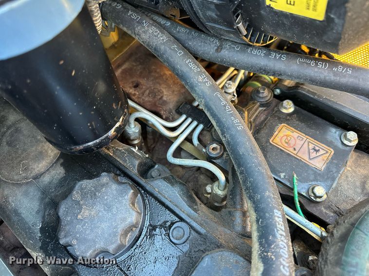 image for item EJ4858 2005 Gehl 7810 skid steer loader