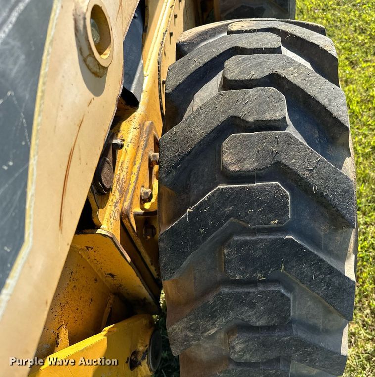 image for item EJ4858 2005 Gehl 7810 skid steer loader