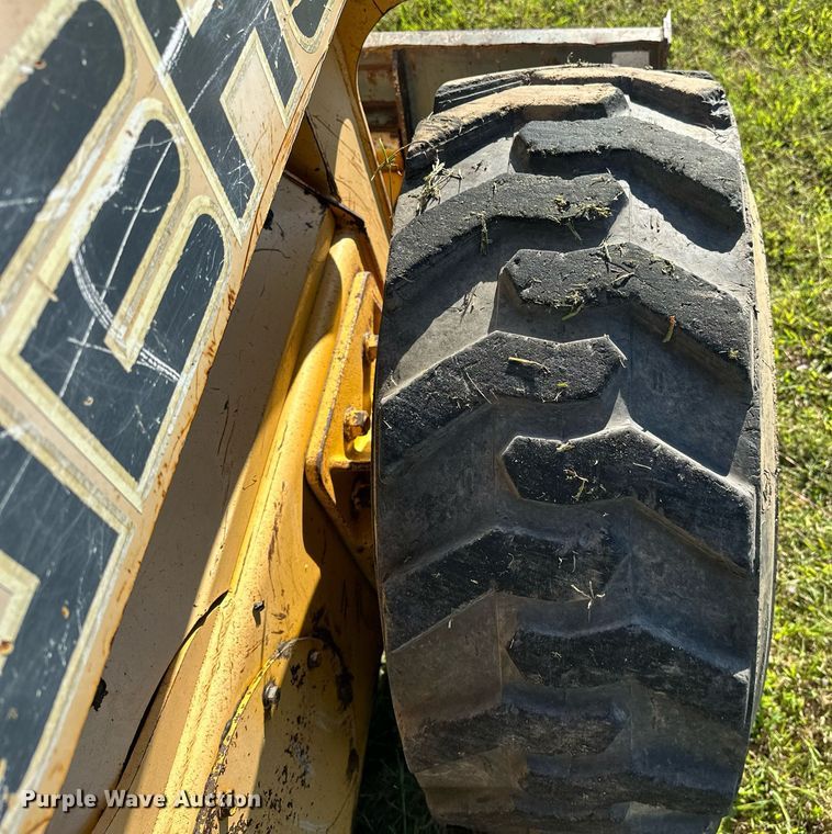 image for item EJ4858 2005 Gehl 7810 skid steer loader