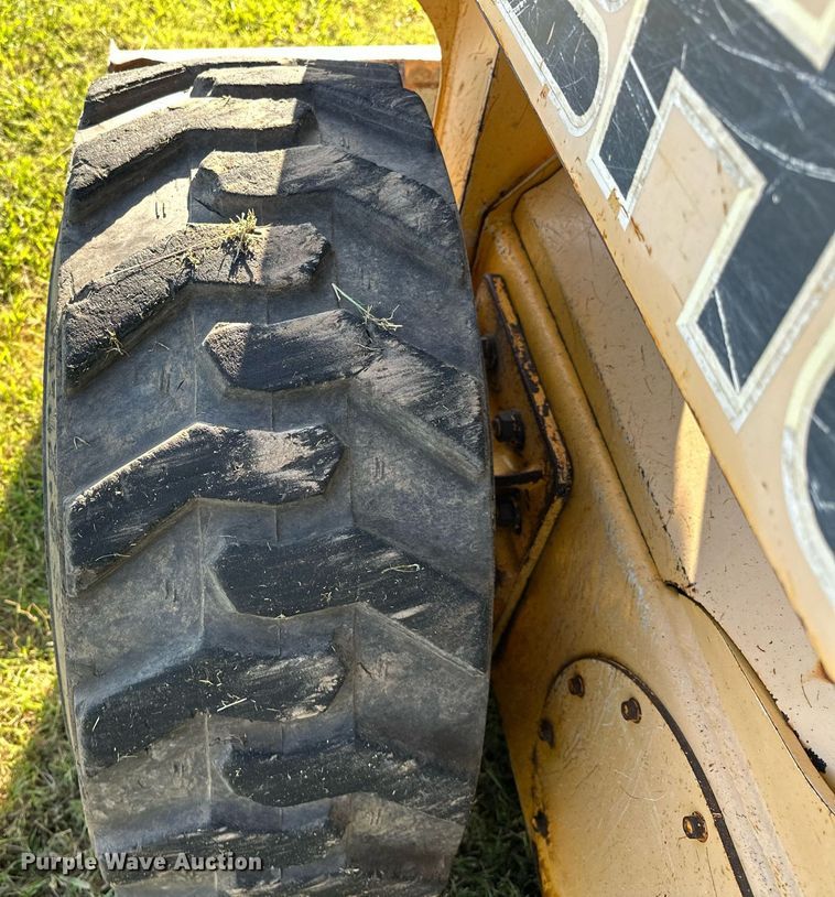 image for item EJ4858 2005 Gehl 7810 skid steer loader